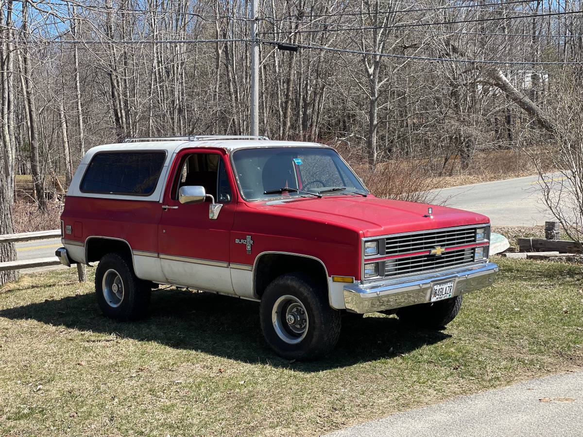 Chevrolet-Silverado-1984-Red