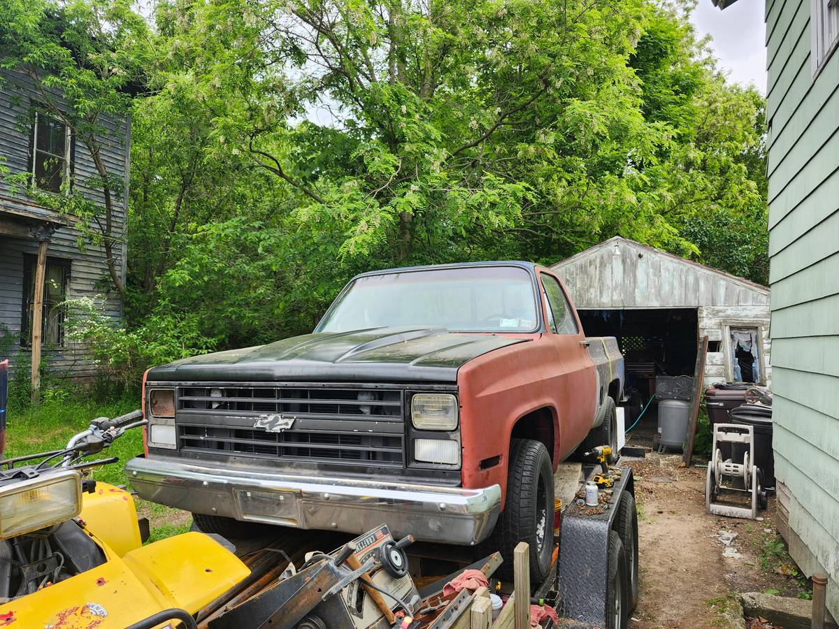Chevrolet-Silverado-1984-custom