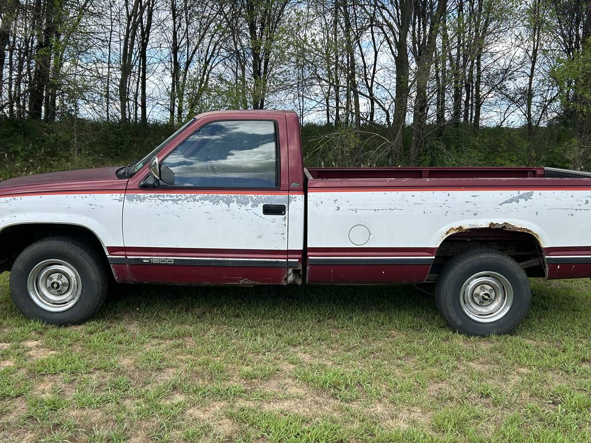 Chevrolet-Silverado-1988-custom