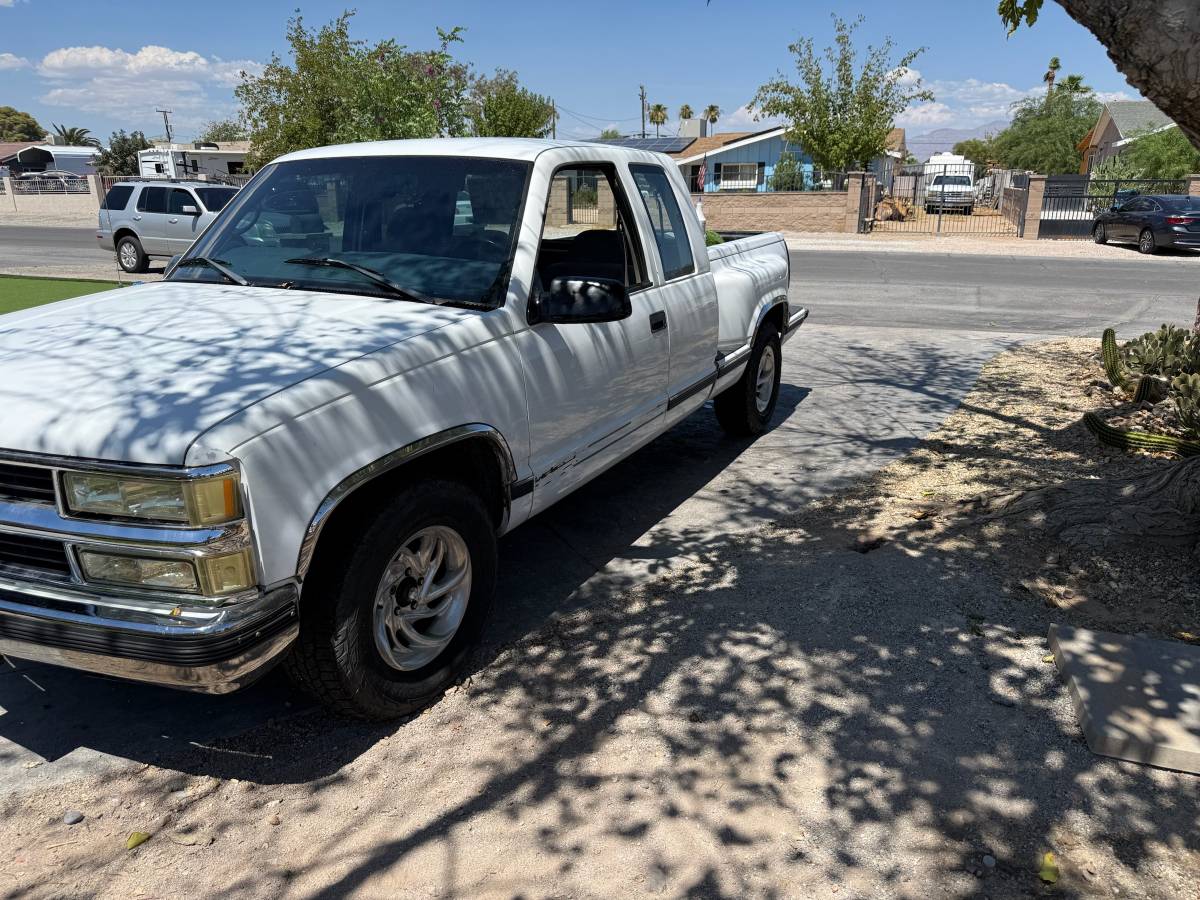 Chevrolet-Silverado-1995-White