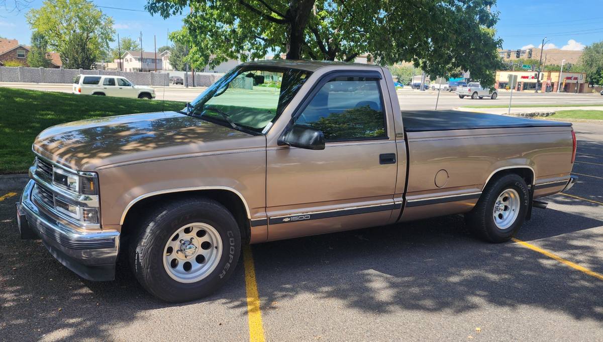 Chevrolet-Silverado-1996-brown