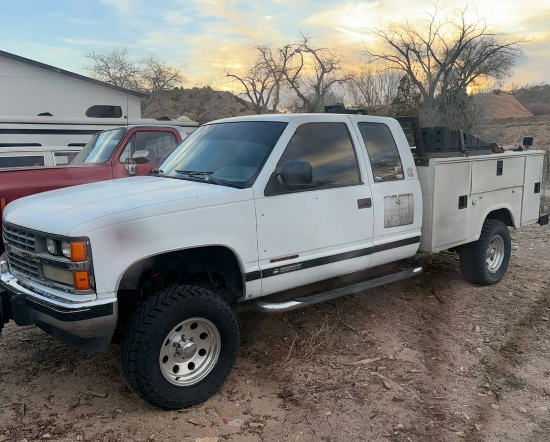 Chevrolet-Silverado-2500-1988-White