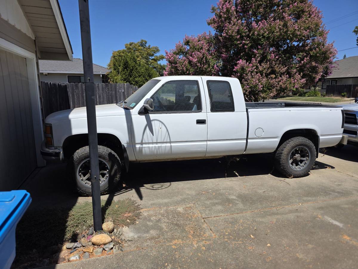 Chevrolet-Silverado-2500-1991-white