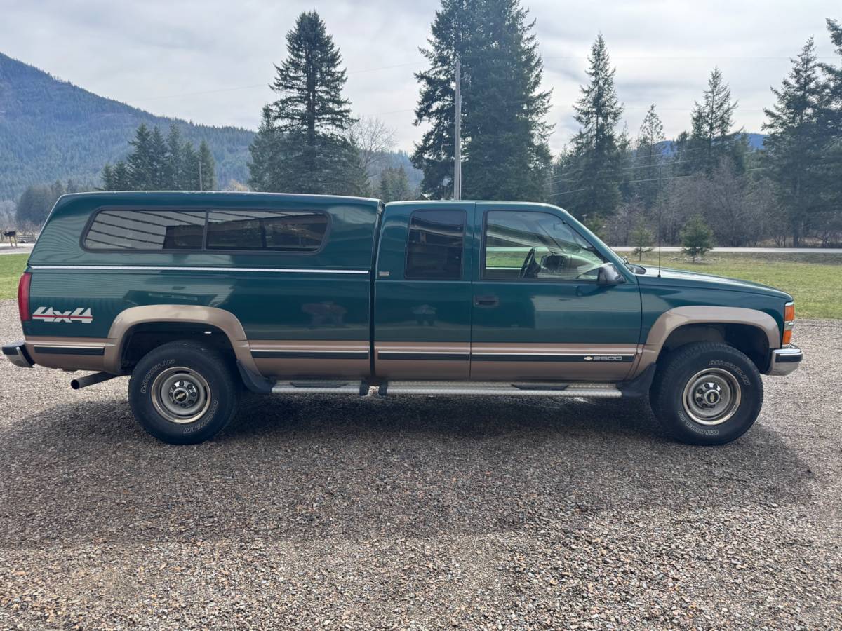 Chevrolet-Silverado-2500-hd-crew-cab-1995-green