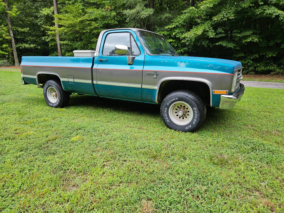 Chevrolet-Silverado-k10-4x4-1985