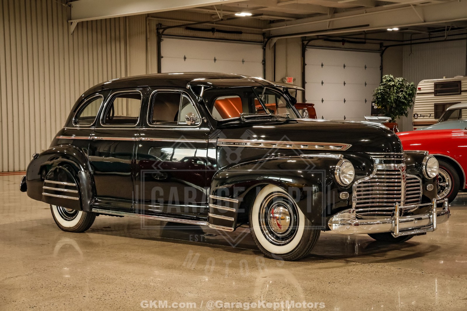 Chevrolet-Special-Deluxe-1941-4-Door-BeigeTan