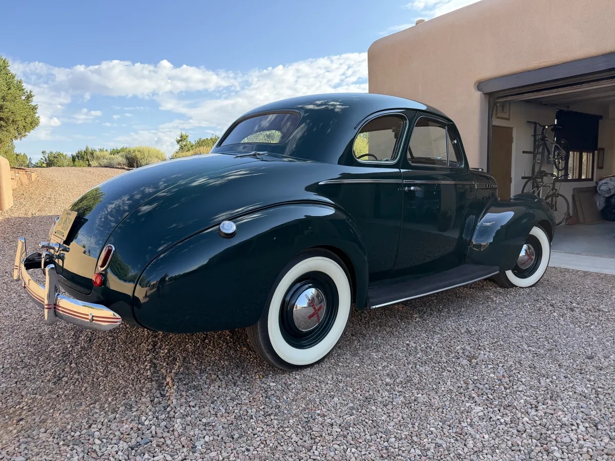 Chevrolet-Special-deluxe-1940-Ridge-Green-Beige