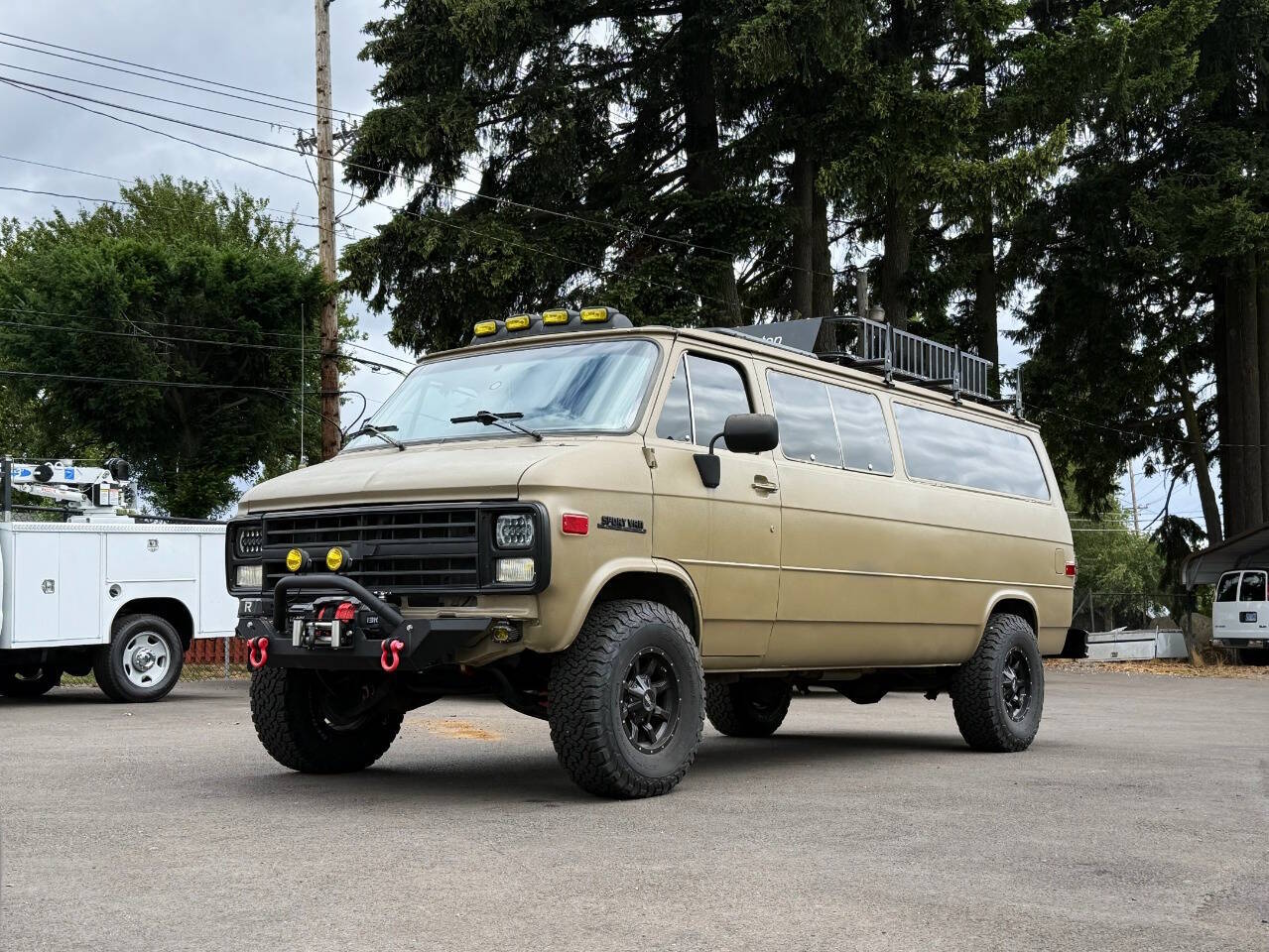 Chevrolet-Sportvan-1990-Tan-Tan
