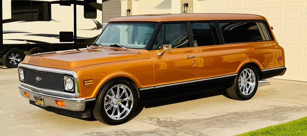 Chevrolet-Suburban-1971-custom