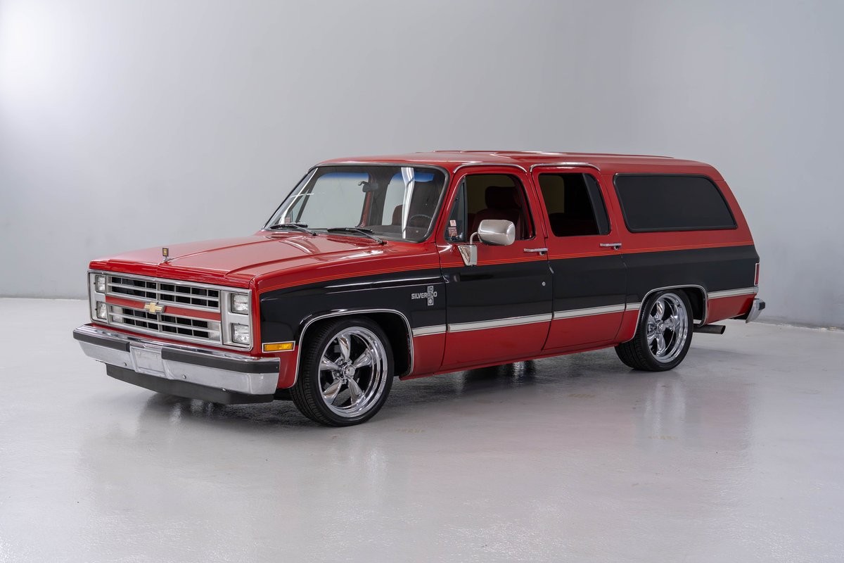 Chevrolet-Suburban-1987-SUV-Red