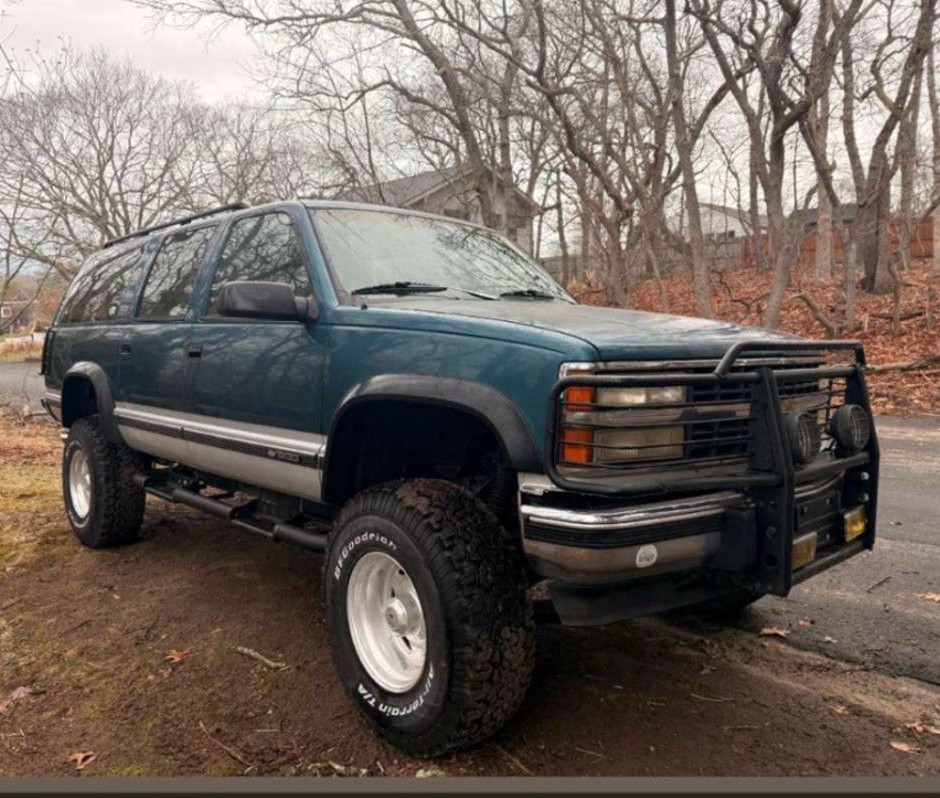 Chevrolet-Suburban-1993-SUV-Gray