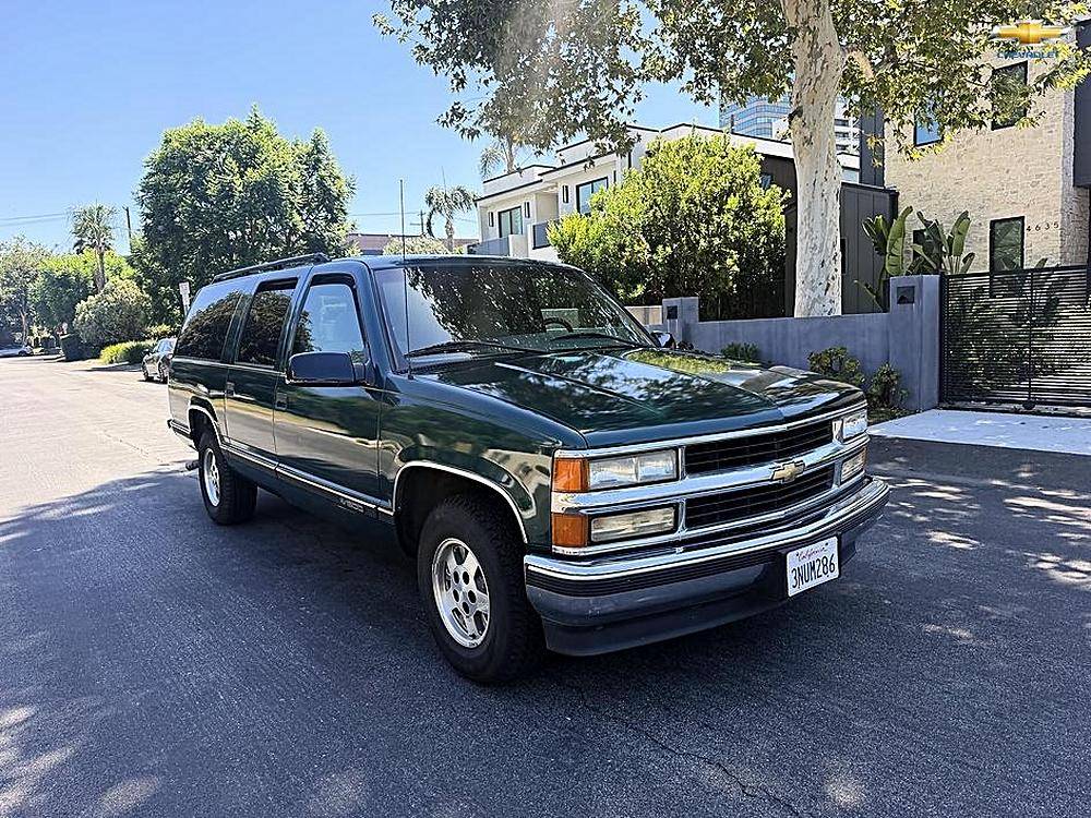 Chevrolet-Suburban-1995-custom