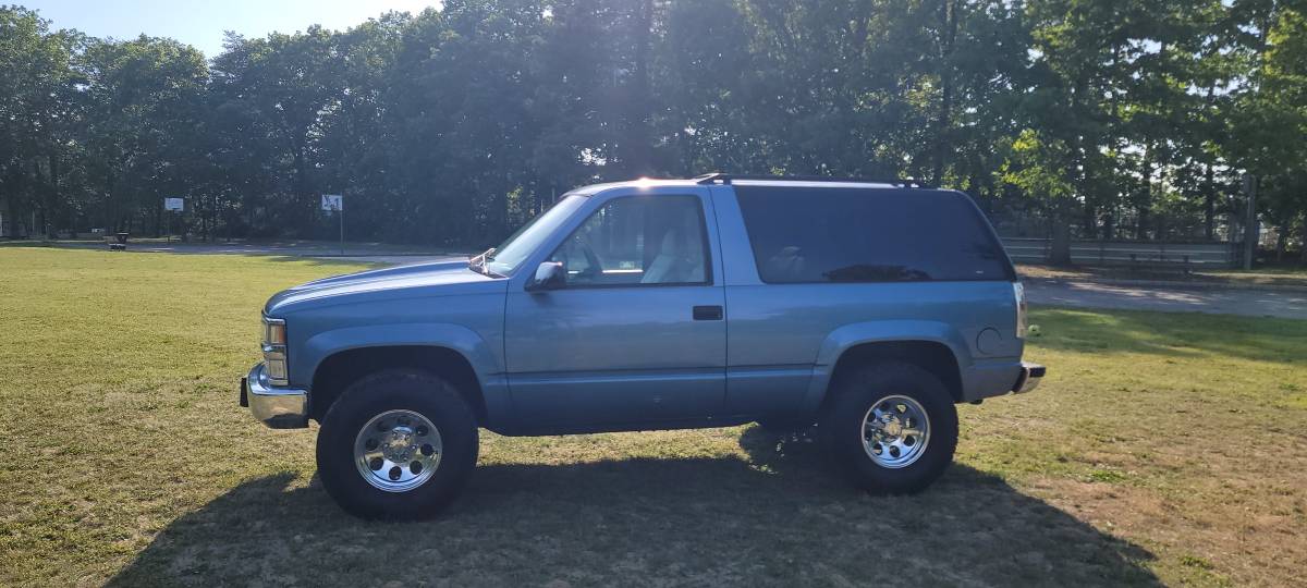 Chevrolet-Tahoe-ls-1995-Blue