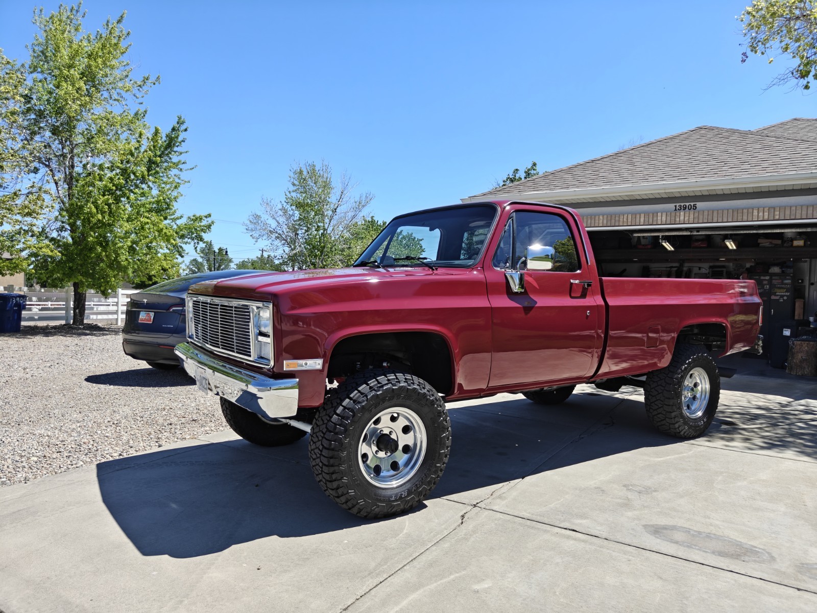 Chevrolet-V10-1987-Standard-Cab-Pickup-Tan