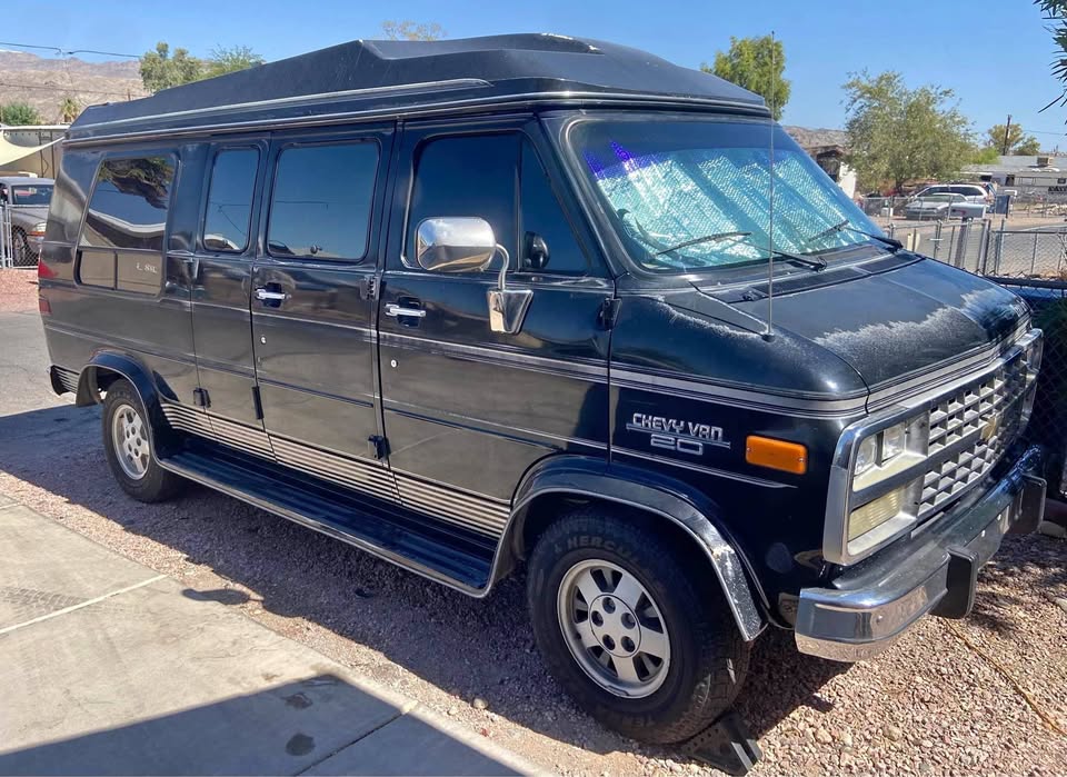 Chevrolet-Van-conversion-1995