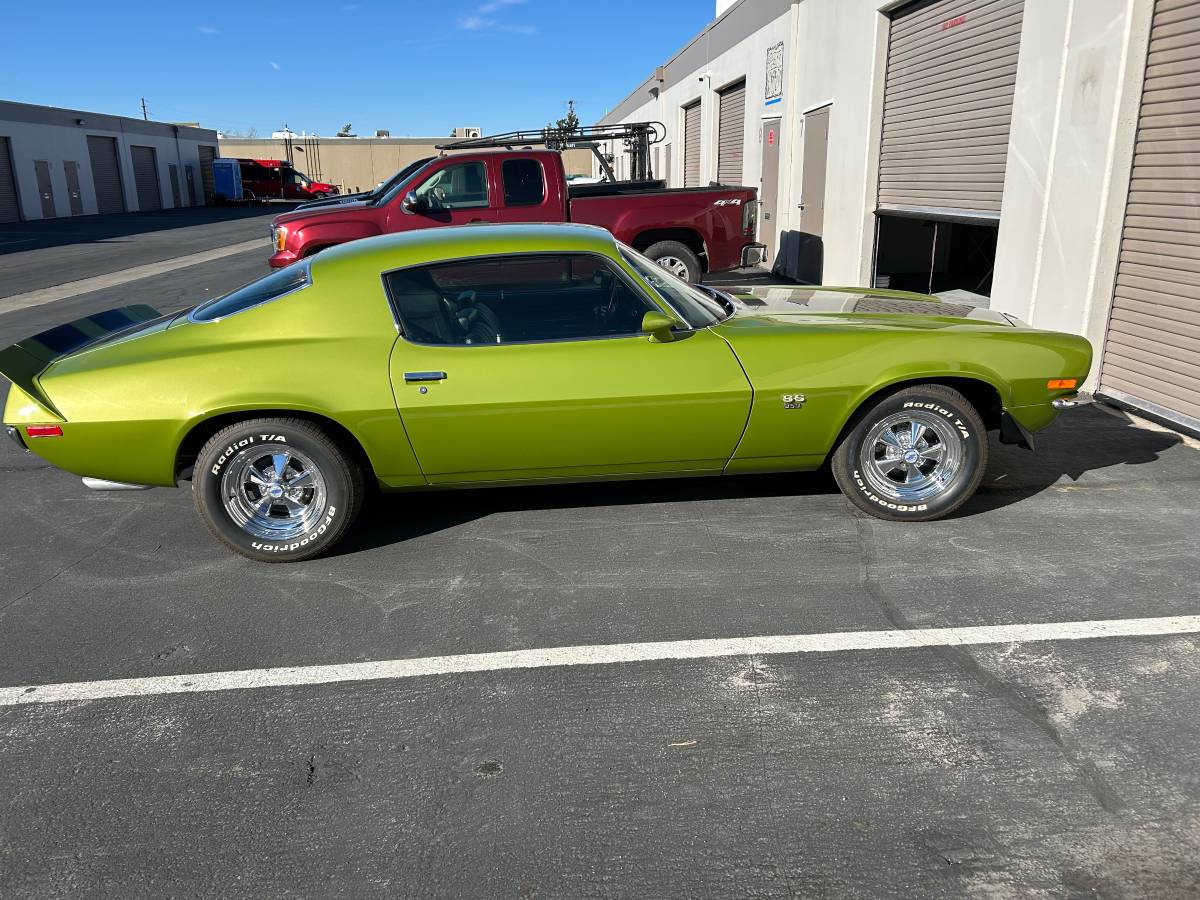 Chevrolet-gm-1970-green