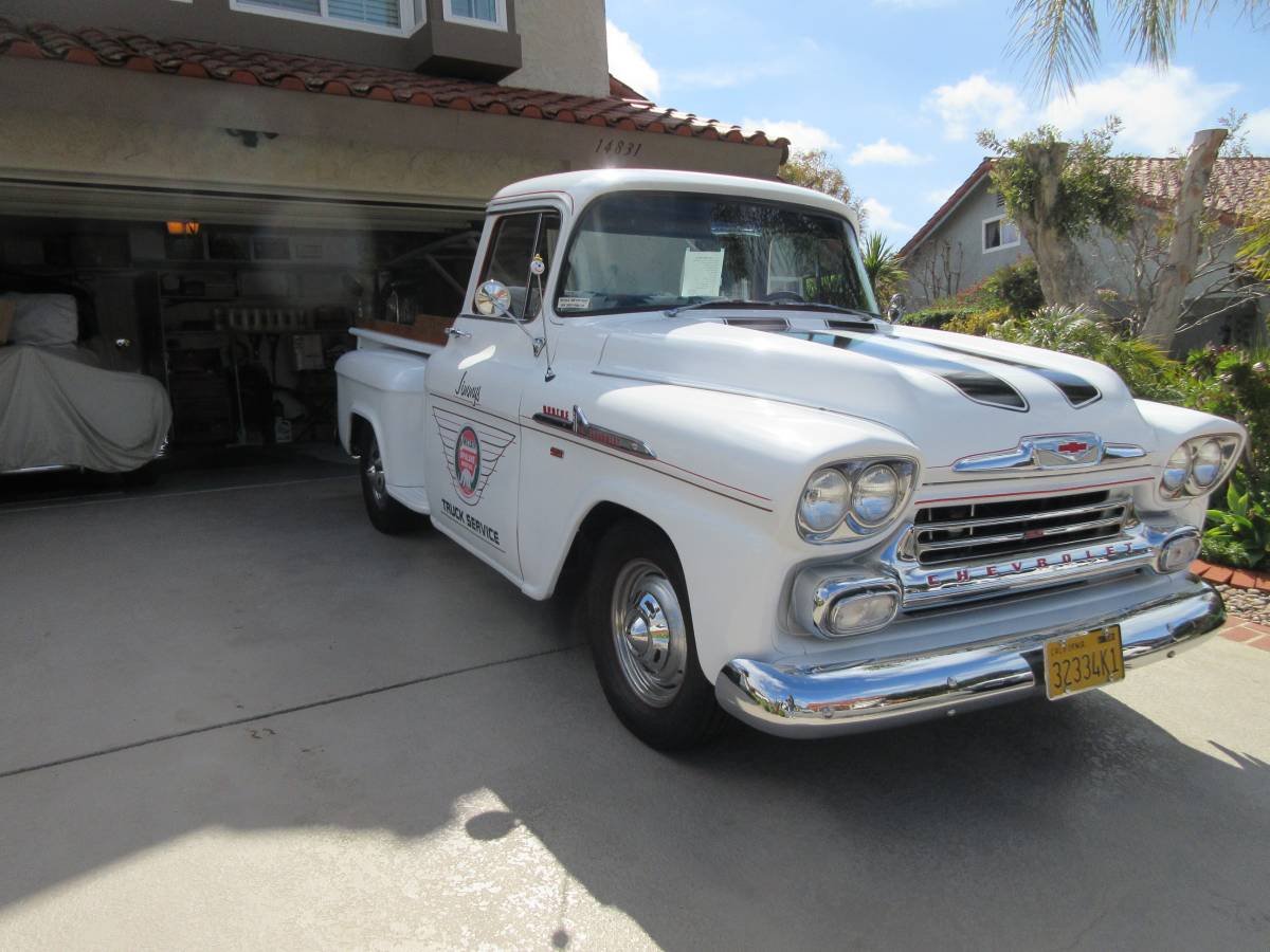 Chevy-1958-apache-truck-1958-white