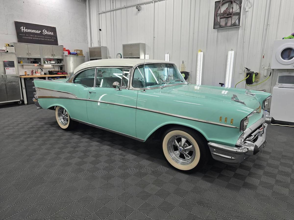 Chevy-bel-air-1957-green