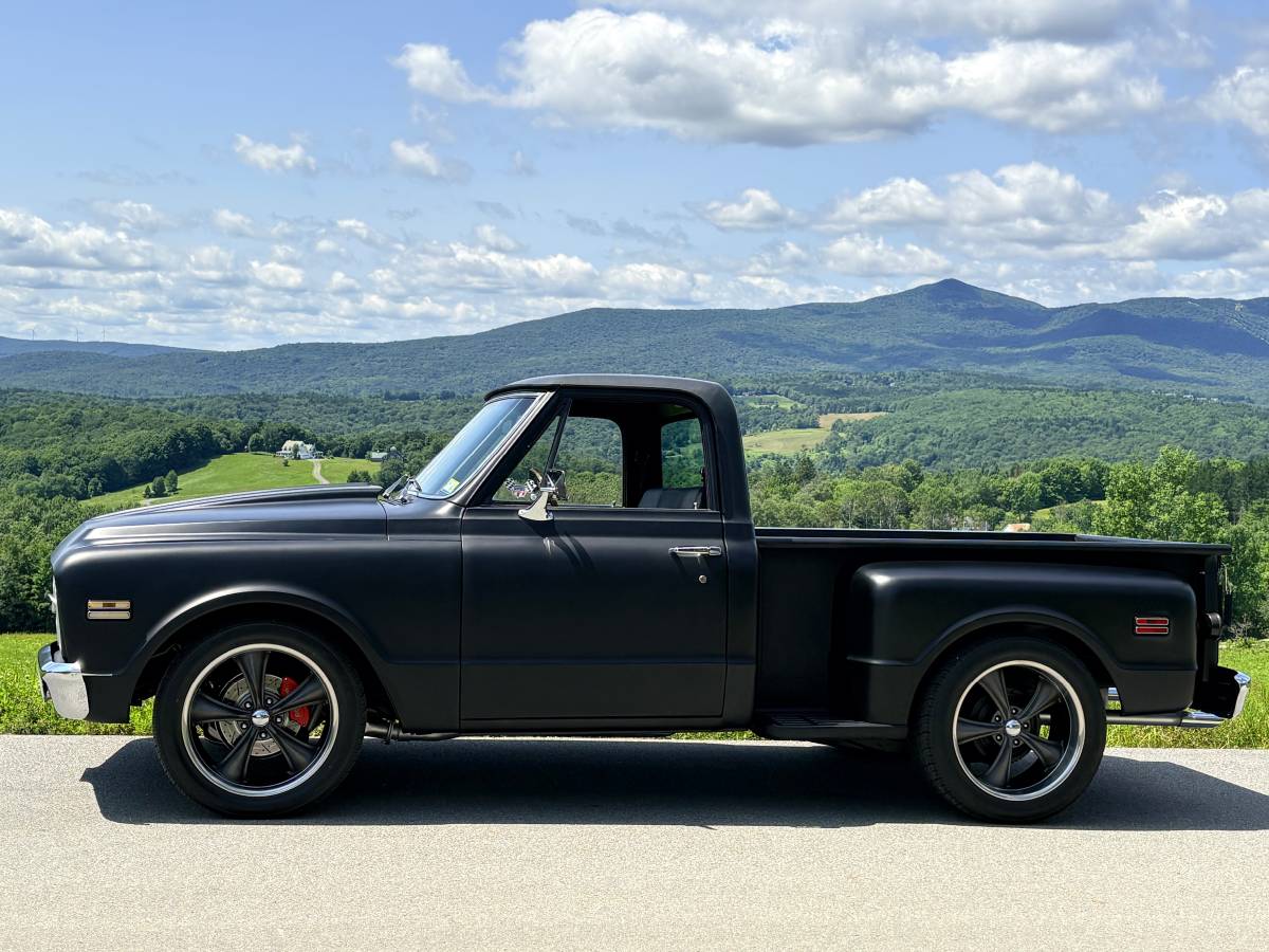 Chevy-c10-1968-Black
