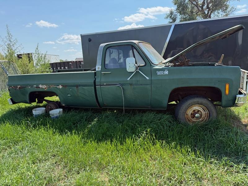 Chevy-c10-1975-Green