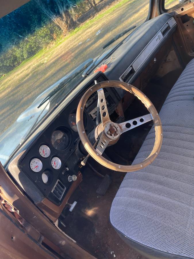 Chevy-c10-truck-1981-brown