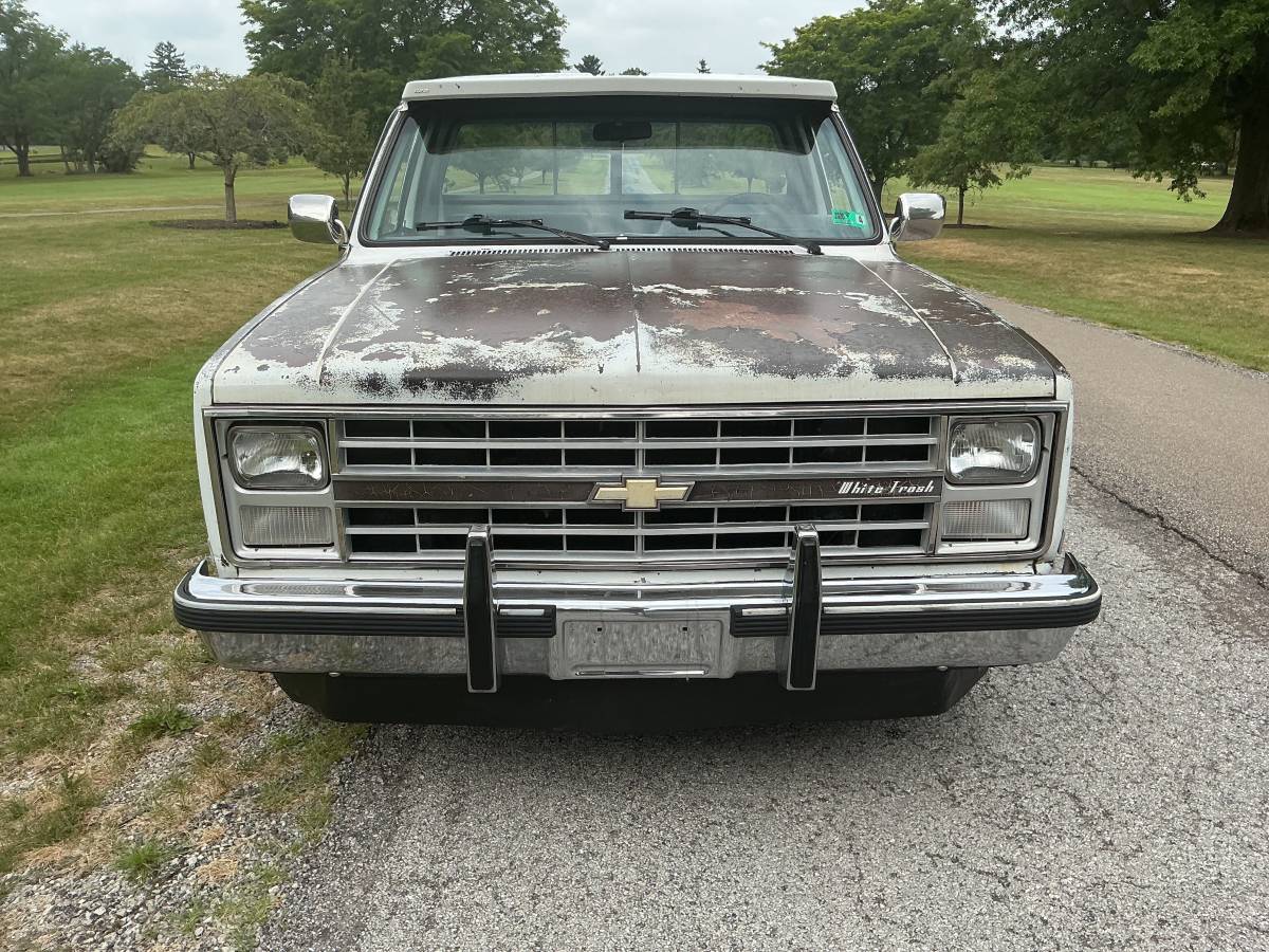 Chevy-c10-truck-1984-white