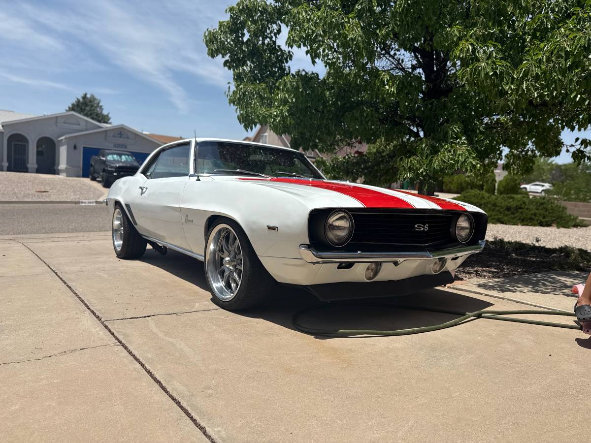 Chevy-camaro-1969-white