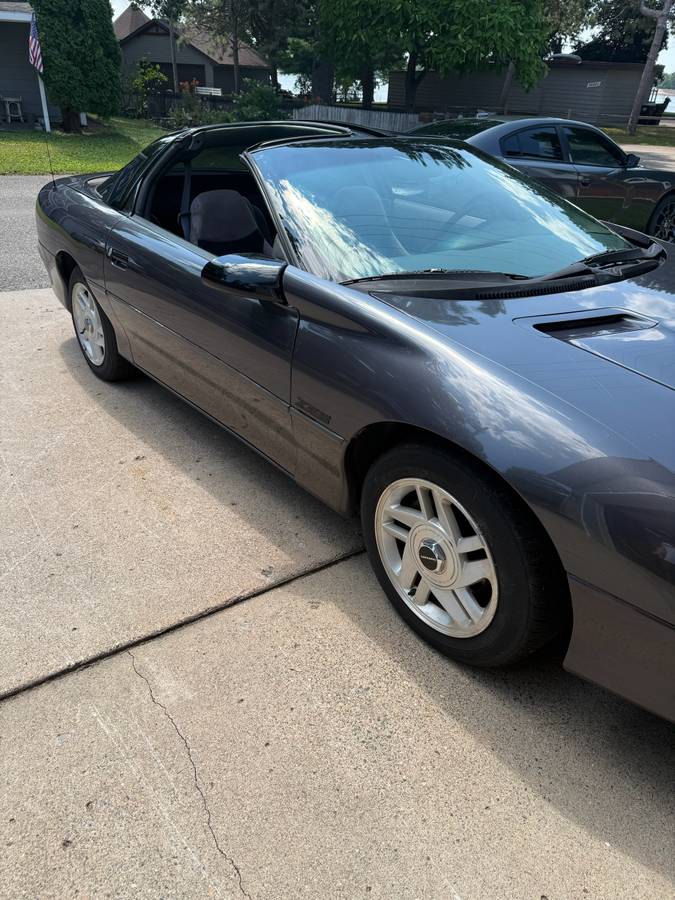 Chevy-camaro-1994-grey