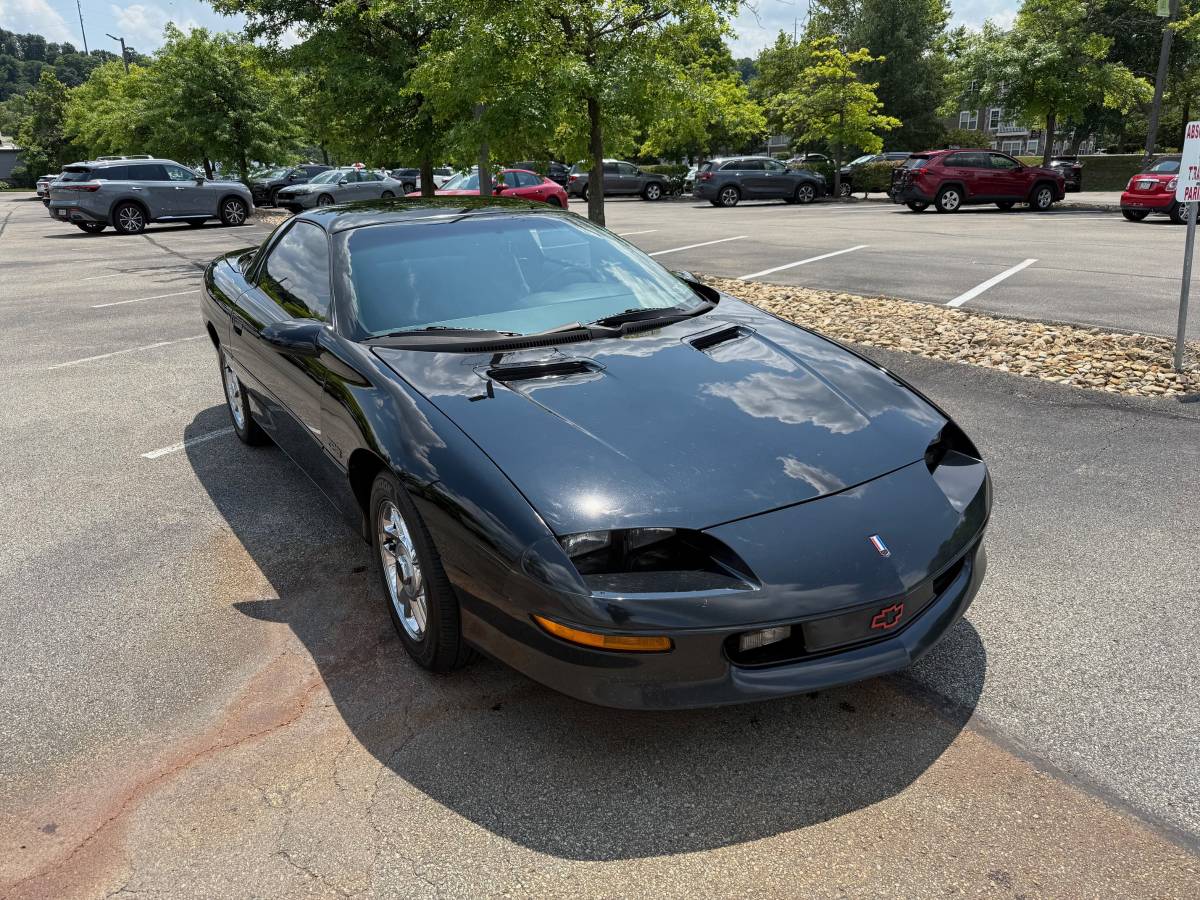 Chevy-camaro-1996-black