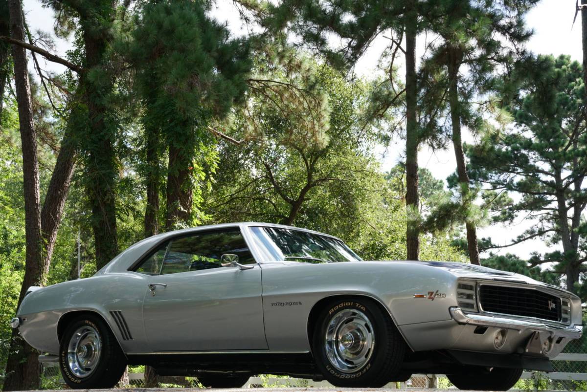 Chevy-camaro-rs-z28-1969-silver