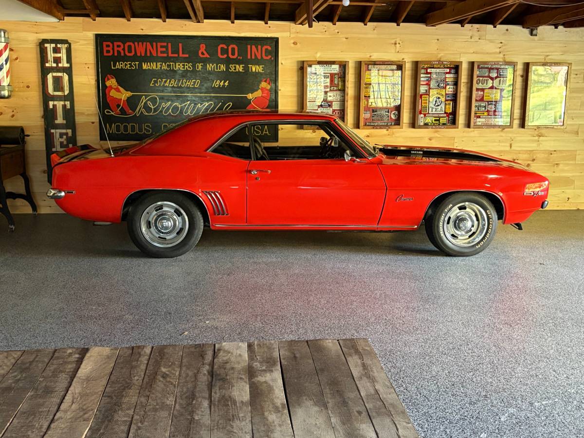 Chevy-camaro-z28-1969-orange