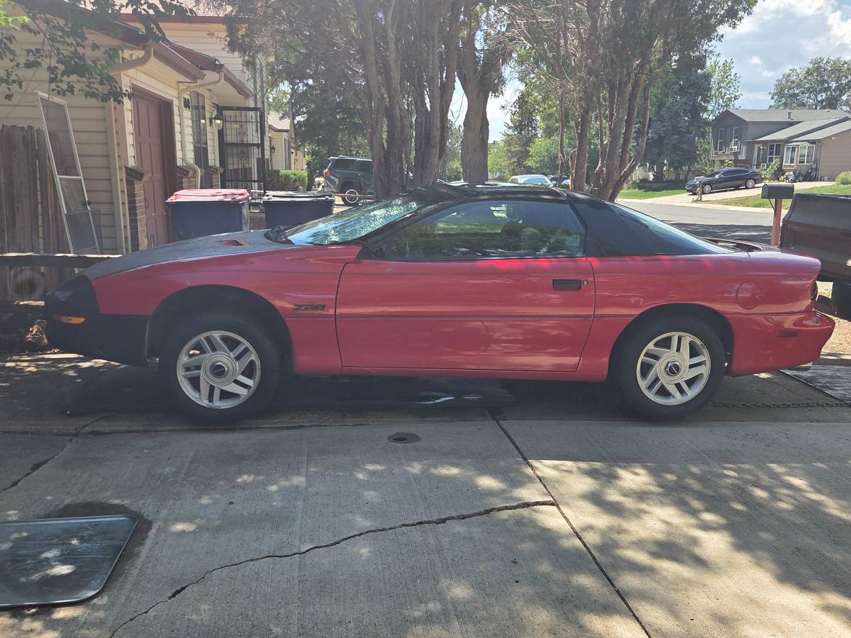 Chevy-camaro-z28-1993-Red