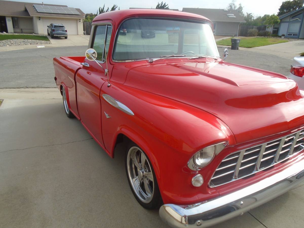 Chevy-cameo-1955-red