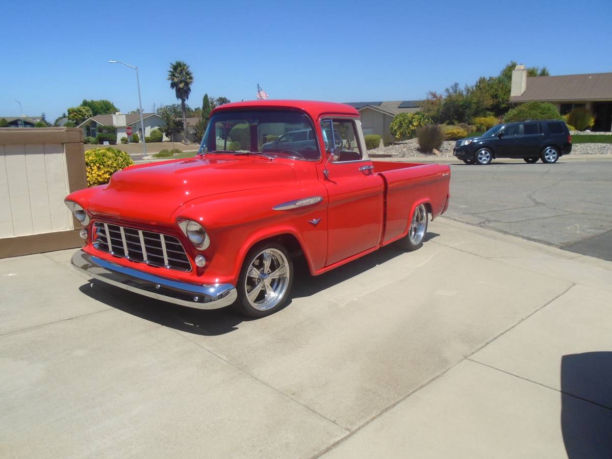 Chevy-cameo-truck-1955-red