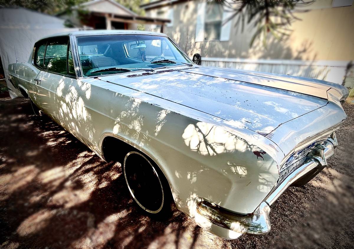 Chevy-caprice-1966-white