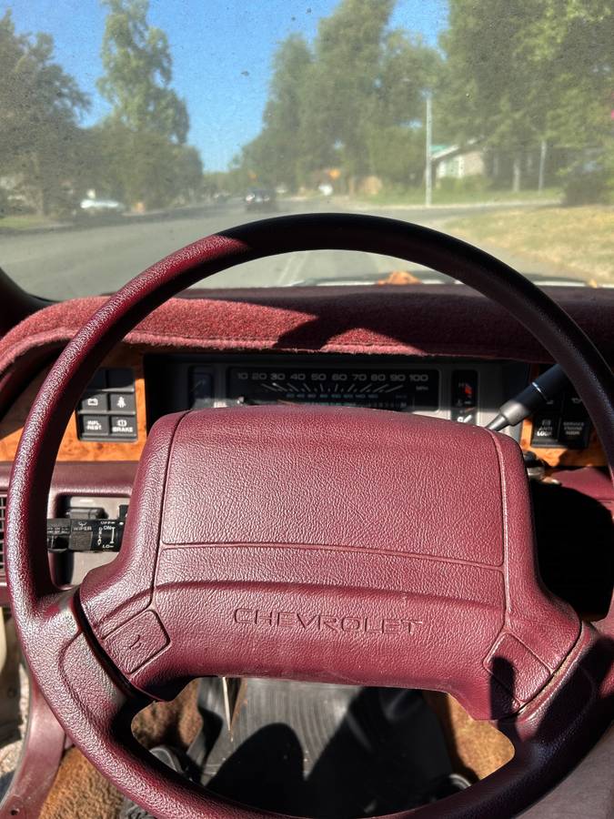 Chevy-caprice-classic-1993-white