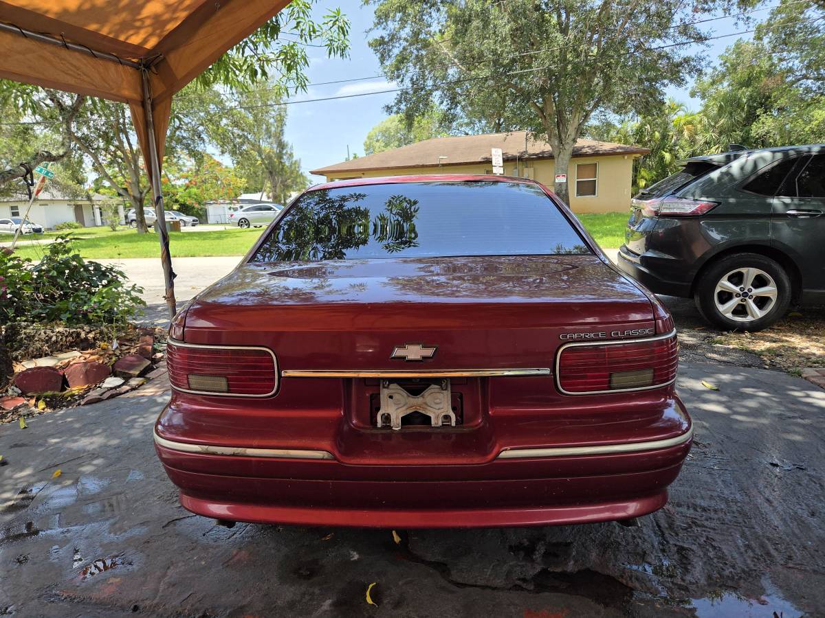 Chevy-caprice-classic-1995