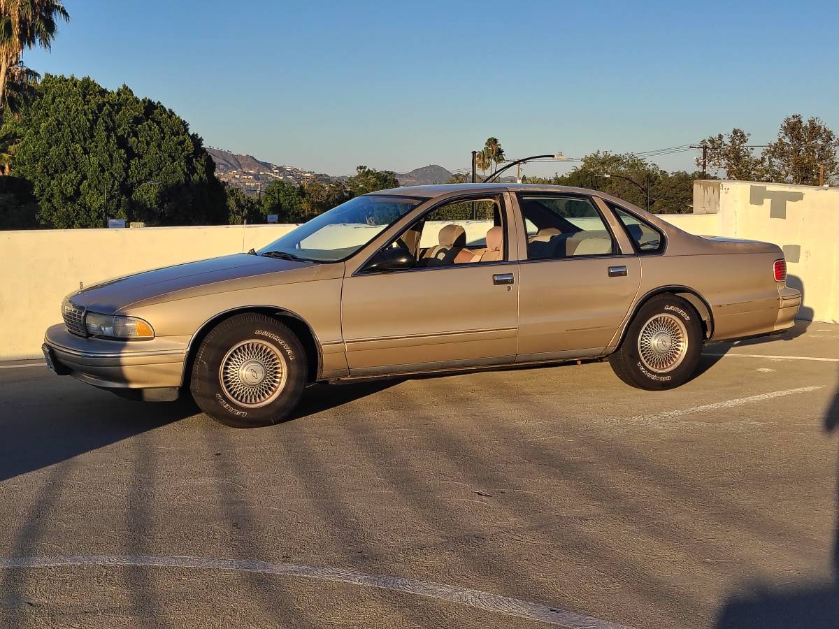 Chevy-caprice-classic-1996-custom
