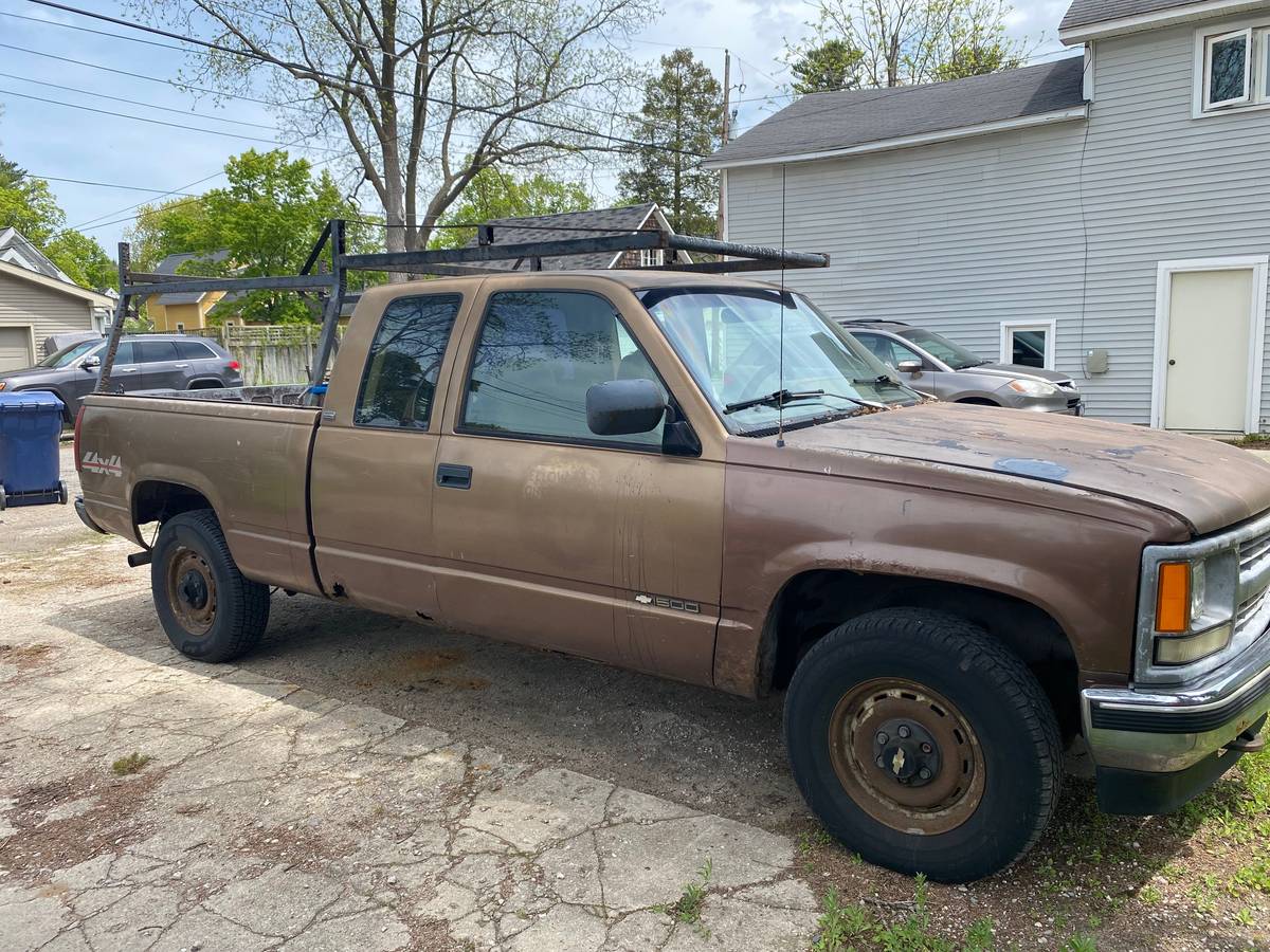 Chevy-cheyenne-1995-brown