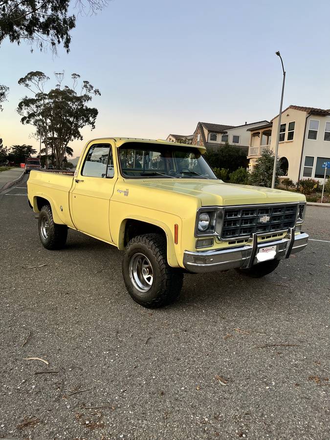 Chevy-cheyenne-k10-1976-yellow