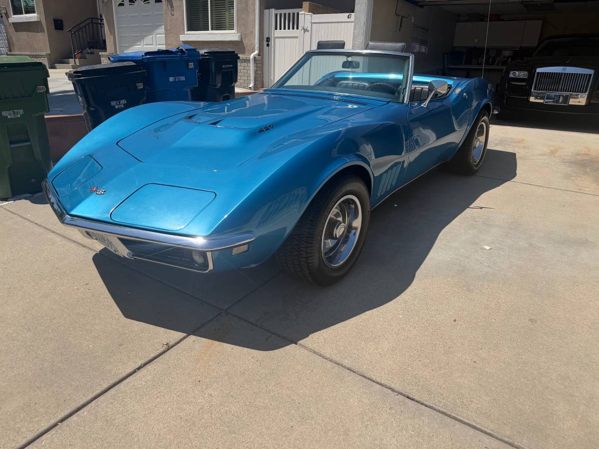 Chevy-corvette-1968-blue