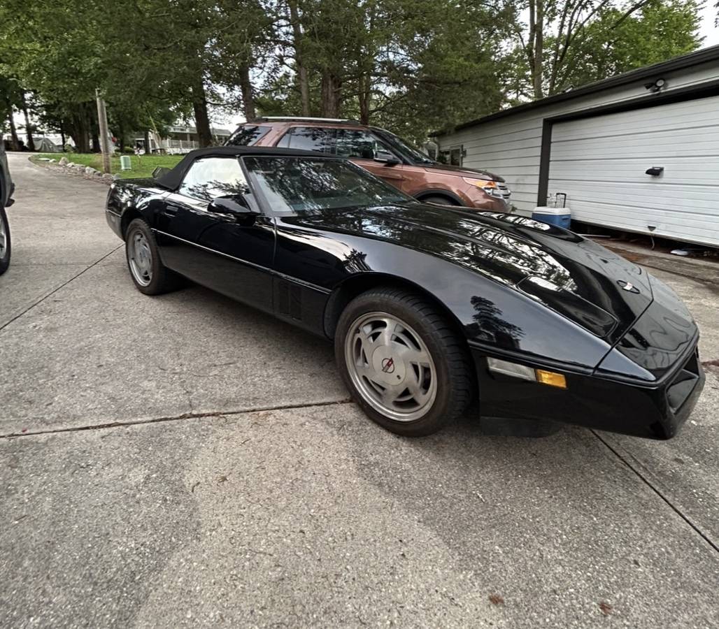 Chevy-corvette-convertible-1988-black