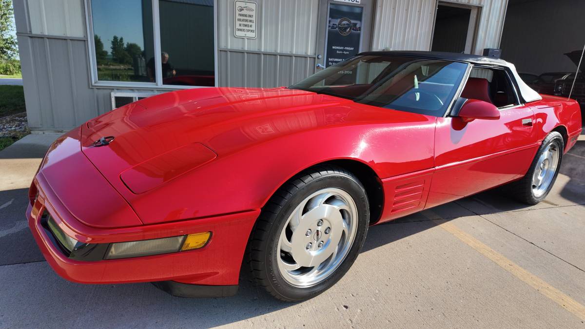 Chevy-corvette-convertible-1994