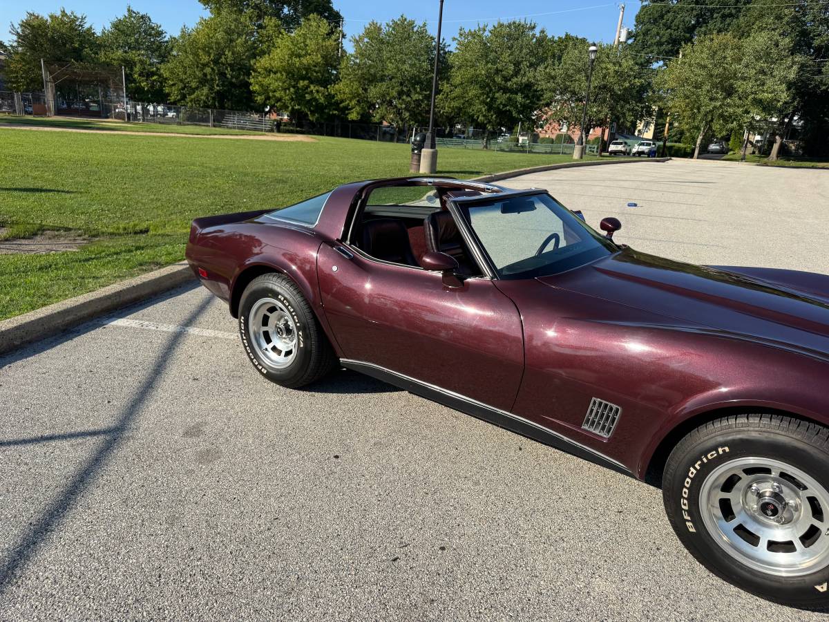 Chevy-corvette-coupe-1980