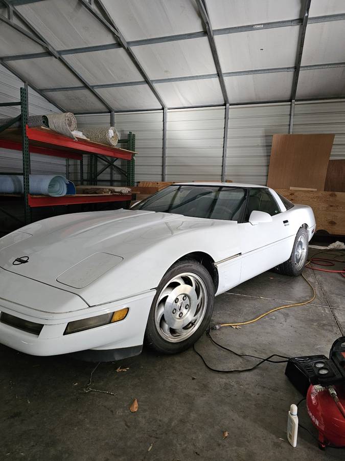 Chevy-corvette-coupe-1995-white