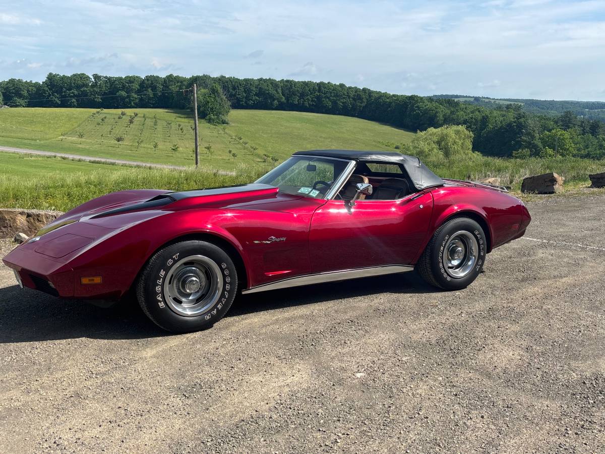 Chevy-corvette-stingray-1974-red