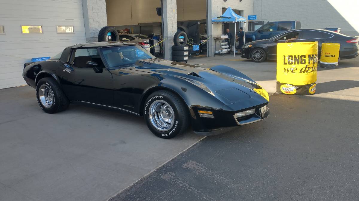 Chevy-corvette-stingray-coupe-1980