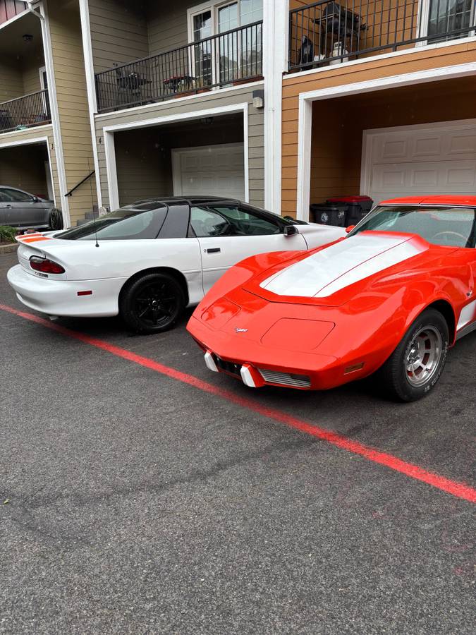 Chevy-covette-1977-orange