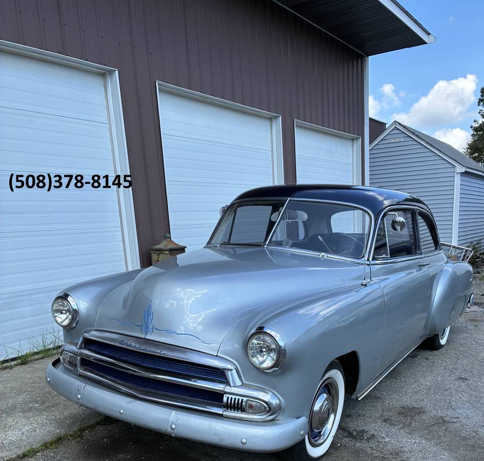 Chevy-deluxe-1951-grey