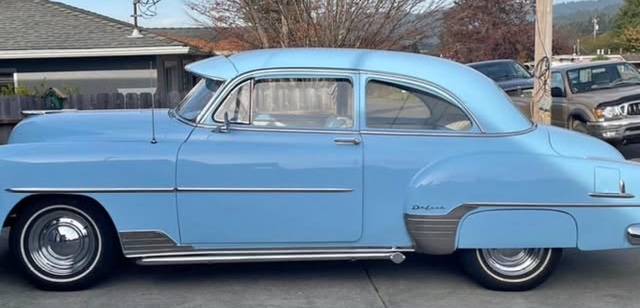 Chevy-deluxe-1952-blue